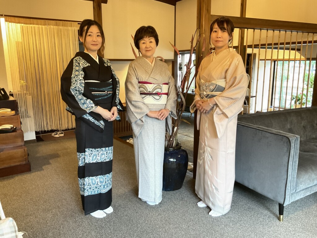 着物👘の着付け、承ります